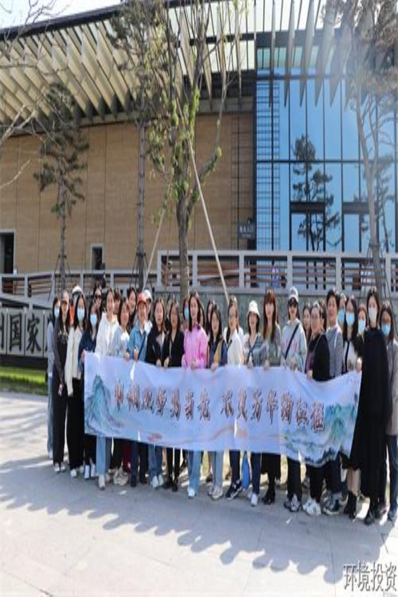 л ᶨĻ Ͷʹ˾չ·˸Ůڡ